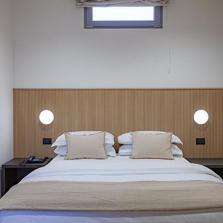 Rh Lifestyle Rooms & Suites Όλμπια Εξωτερικό φωτογραφία